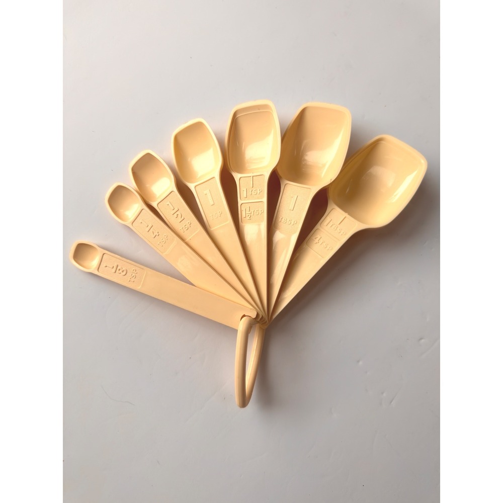 Vintage Tupperware 1272-3 Measuring Spoons Set of 7 Peach Almond Nesting Ring